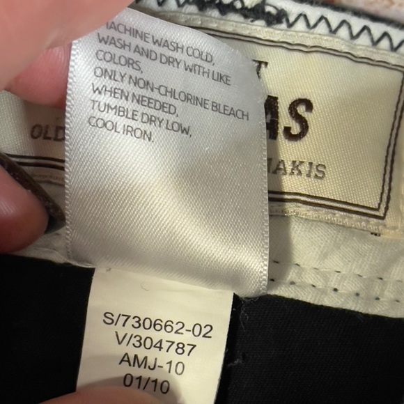 Womens Old Navy black Bermuda shorts size 6 low rise Perfect Bermudas - Picture 10 of 13